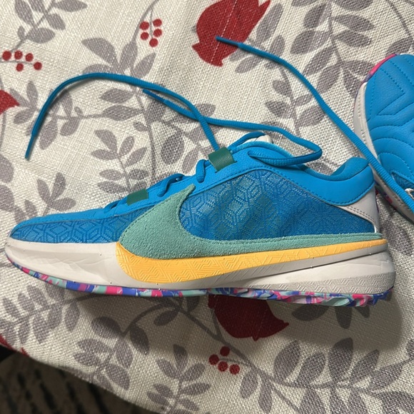 Nike Size 6 Mens Giannis Freak 5 - Picture 3 of 5